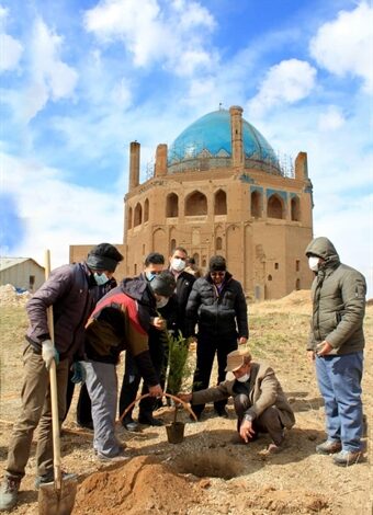 برگزاری آئین درختکاری در محوطه میراث جهانی گنبد سلطانیه