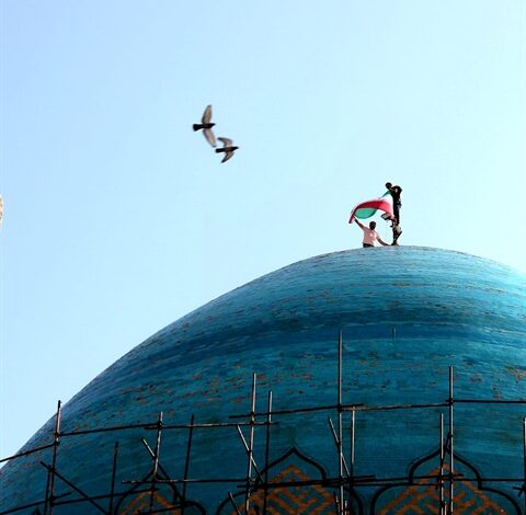 اهتزاز پرچم ایران بر فراز گنبد سلطانیه