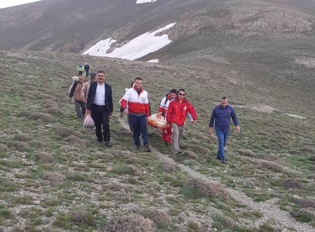 امدادرسانی هلال احمر به کوهنوردان خرم دره ای در قله سندان