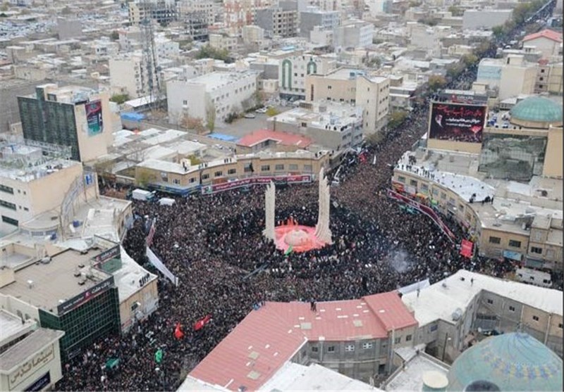 میدان انقلاب زنجان، محل برگزاری نماز ظهر عاشورا