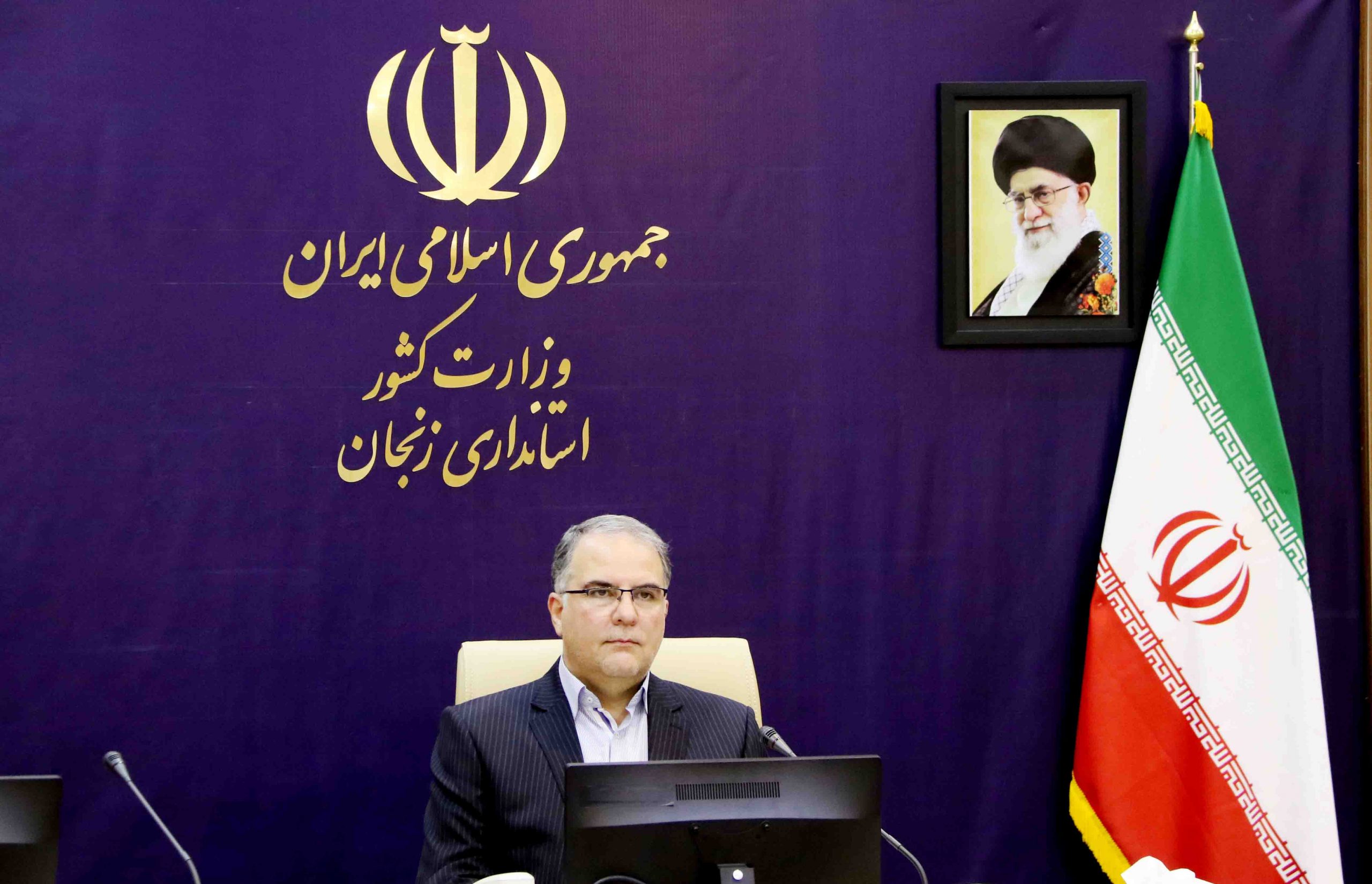 نظام سلطه حق و باطل را به نحوی ترکیب می کند که حق در میان باطل گم شود