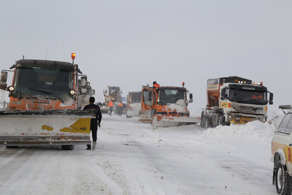 زنجان با241 دستگاه مربوطه راهداری به استقبال زمستان می رود