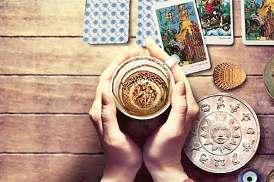 رمال کلاهبردار در چنگ پلیس آگاهی