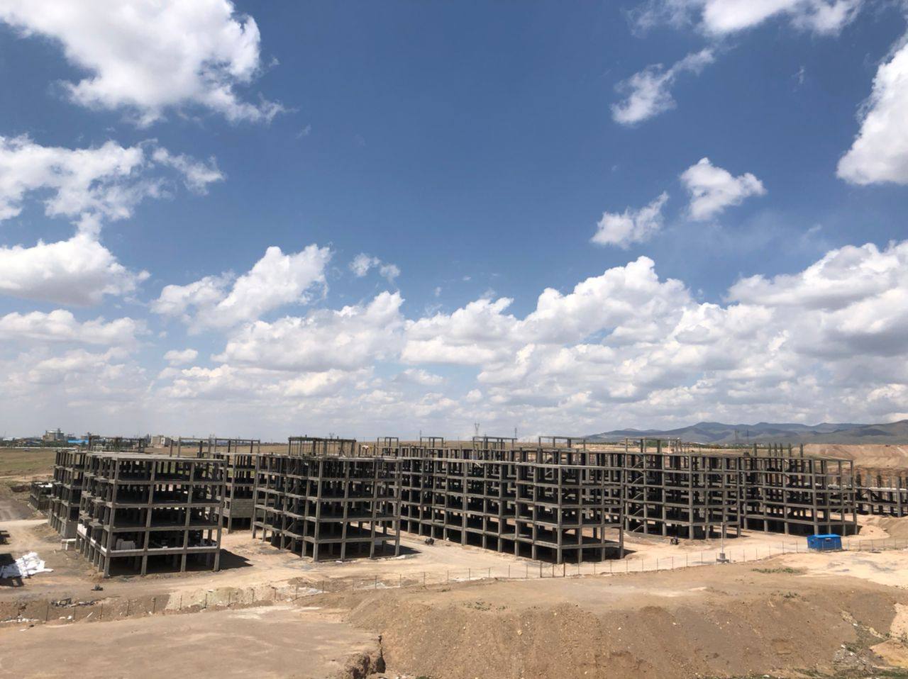 هزینه آماده سازی پروژه های طرح نهضت ملی در قیدار به علت نبود مصالح معدنی و رودخانه ای برای اجرای روسازی معابر قابل توجه است