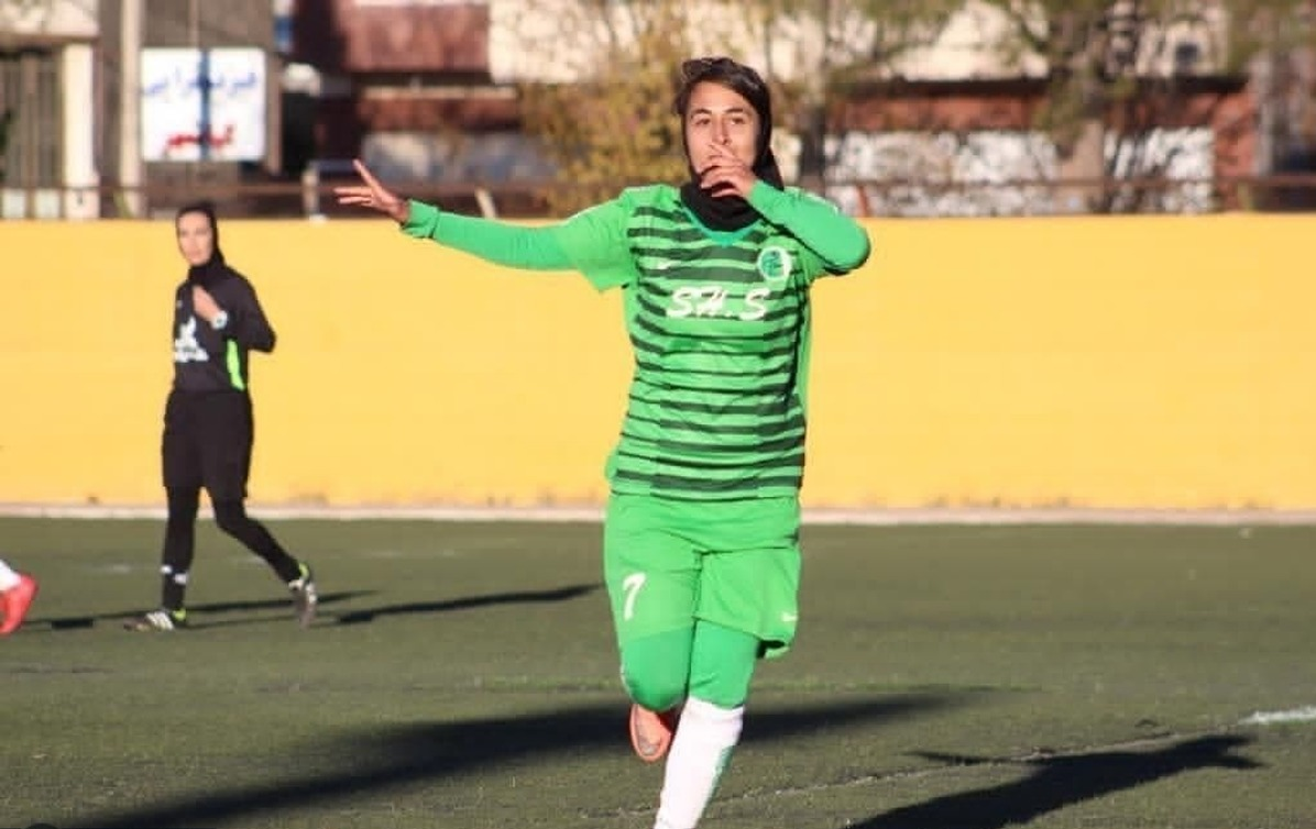 افسانه چتر نور فوتبالیست زنجانی راهی مسابقات انتخابی المپیک ۲۰۲۴ آسیا شد