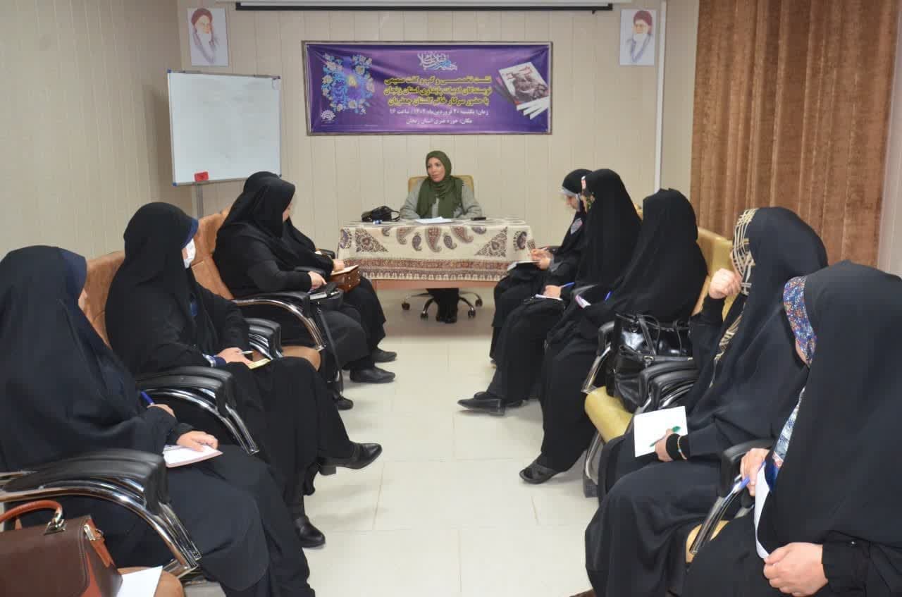 برگزاری نشست صمیمی گلستان جعفریان با نویسندگان زنجانی