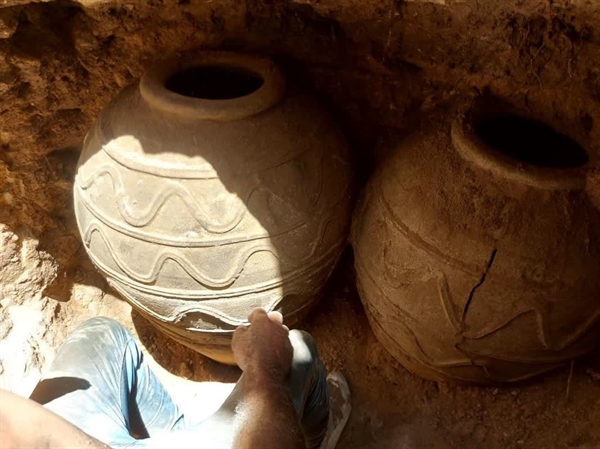 دو خمره سفالی تاریخی در زنجان کشف شد