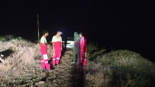 تیم کوهستان هلال احمر مرد گرفتار در ارتفاعات طارم را نجات دادند