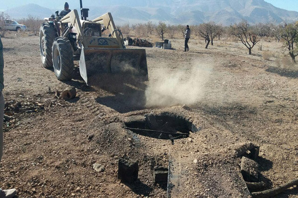 پر کردن 13 حلقه چاه غیرمجاز در روستای المکی زنجان