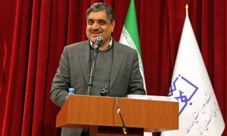 رسیدگی به مطالبات کارکنان از اولویت‌های اصلی دانشگاه است