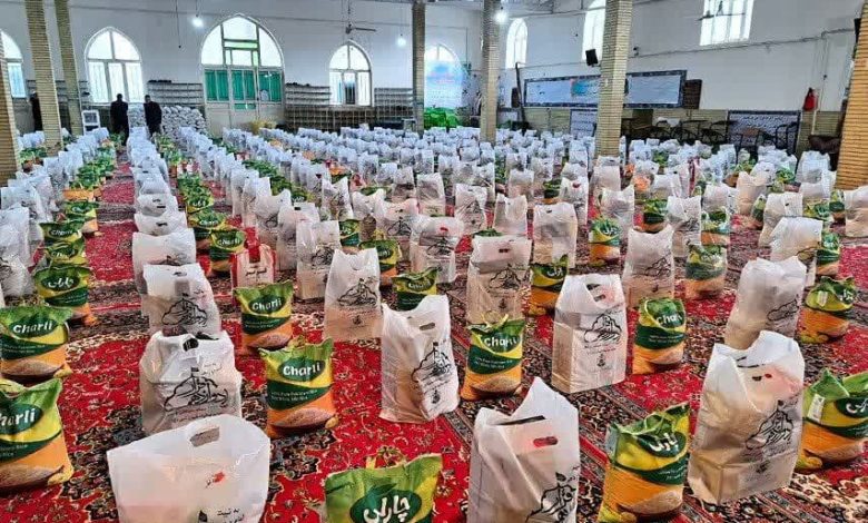 توزیع بسته غذایی از محل درآمدهای موقوفه قیدار نبی (ع) میان خانواده های کم برخوردار