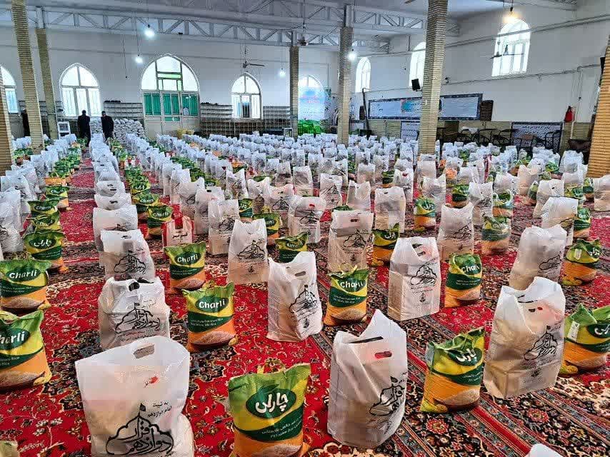 توزیع بسته غذایی از محل درآمدهای موقوفه قیدار نبی (ع) میان خانواده های کم برخوردار